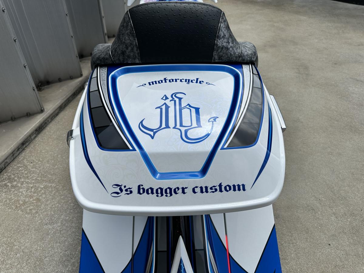 １３